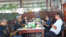 Jajaran pimpinan PABPDSI NTB saat mengadakan Rakor di D'lalune Cafe, Jalan Pemuda No.6 Gomong, Kota Mataram.