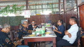 Jajaran pimpinan PABPDSI NTB saat mengadakan Rakor di D'lalune Cafe, Jalan Pemuda No.6 Gomong, Kota Mataram.