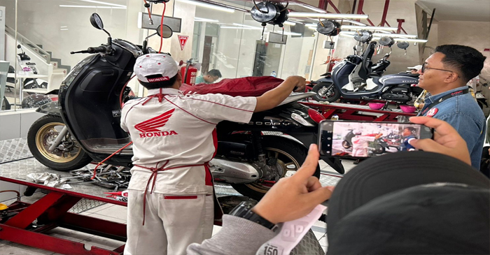 Paket service motor Rp100 ribu di AHASS Astra Motor Sriwijaya.