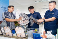 Produk hasil pengolahan sampah plastik.