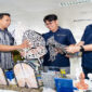 Produk hasil pengolahan sampah plastik.