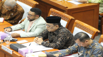 Suasana rapat kerja Komite III DPD RI bersama Komisi VIII DPR RI membahas RUU Perubahan Ketiga atas UU No.8 Tahun 2019 tentang Penyelenggaraan Ibadah Haji dan Umrah.