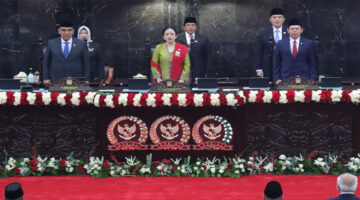 Ketua DPD RI, Sultan B Najamudin (depan kanan) saat menghadiri Sidang Tahunan MPR RI, Sidang Bersama DPR dan DPD RI, di Kompleks Parlemen Senayan, Jakarta, Jumat (15/8/2025).