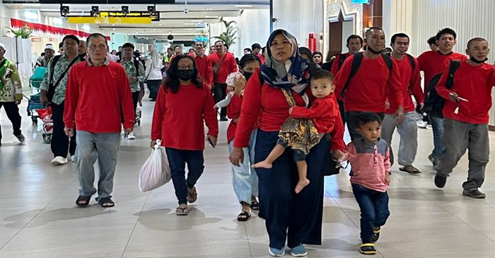 Ini para WNI/PMI kelompok rentan yang dipulangkan oleh Kemlu.  