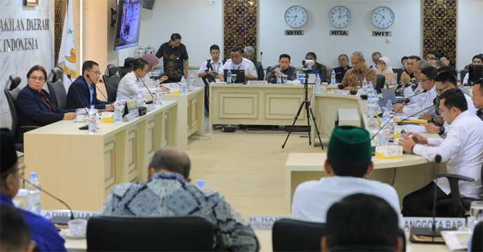 BAP DPD RI saat RDPU dengan 12 kelompok masyarakat, di Gedung DPD RI, Kompleks Parlemen Senayan, Jakarta, Rabu (10/9/2025).