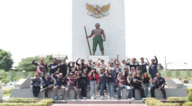 Honda Asosiasi Lombok (HALO) saat touring ke Taman Makam Pahlawan Monjok Mataram.