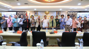 Komite II DPD RI pose bersama usai menggelar RDP dengan Badan Pangan Nasional (Bapanas).