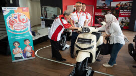 Dalam memeriahkan Hari Pelanggan Nasional 2025, PT Astra Honda Motor (AHM) bersama 29 jaringan main dealer sepeda motor Honda di seluruh Indonesia menghadirkan beragam kegiatan apresiasi untuk konsumen setianya.
