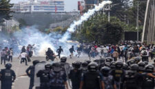 Ribuan Generasi Z Nepal saat melakukan demonstrasi di Kathmandu.