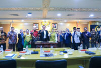 Komite III DPD RI pose bersama usai menggelar Rapat Kerja dengan BNN RI dan Balai Besar Rehabilitasi BNN RI, di Gedung DPD RI, Kompleks Parlemen Senayan, Jakarta, Selasa (9/9/2025). 