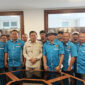 Jajaran pengurus PWI NTB pose bersama Bupati Loteng, HL Pathul Bahri.