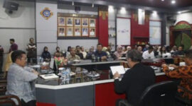 Suasana Rakor SPPG terkait pelaksanaan program MBG, di Ruang Jayengrane Kantor Bupati Lombok Barat, Kamis (4/9/2025).