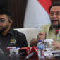 Ketua MPR for Papua yang juga Wakil Ketua DPD RI, Yorrys Raweyai (kanan) didampingi Sekretaris MPR for Papua, Filep Wamafma.