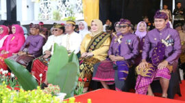 Suasana upacaraa dalam rangka perayakan HUT ke-80 Loteng, di Lapangan Kantor Bupati Loteng, Rabu (15/10/2025).