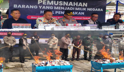 Pemusnahan barang ilegal