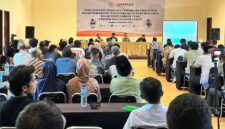 Suasana sosialisasi dan penguatan pengawasan partisipatif dalam pengawasan penyelenggaraan Pemilu bersama Bawaslu di Medana, Kecamatan Tanjung, Kabupaten Lombok Utara (KLU), Provinsi NTB, Kamis (30/10/2025).