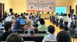 Suasana sosialisasi dan penguatan pengawasan partisipatif dalam pengawasan penyelenggaraan Pemilu bersama Bawaslu di Medana, Kecamatan Tanjung, Kabupaten Lombok Utara (KLU), Provinsi NTB, Kamis (30/10/2025).