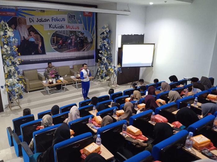 Suasana kegiatan seminar sehari bertajuk ‘’Di Jalan Fokus, Kuliah Mulus’’, di Gedung Research lantai 4 UIN Mataram, Selasa (30/9/2025).