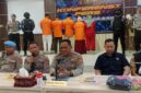 Suasana konferensi pers kasus Brigadir Esco di Mapolres Lobar.
