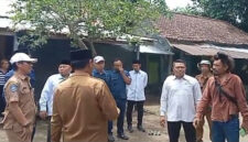 Terlihat aktivias sosial saat turut mengawal pengajuan bantuan terhadap warga penyandang disabilitas di Desa Jagaraga, Kecamatan Kuripan, Lobar.