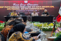 Suasana FGD tentang prinsip penyelenggaraan Pemilu dan tata kerja Anggota KPU, KPU Provinsi dan KPU Kabupaten/ Kota, di Kuta Mandalika, Kabupaten Lombok Tengah (Loteng), Provinsi NTB, Jumat (7/11/2025).