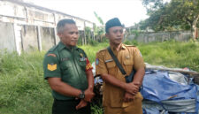 Kades Perampuan, HM Zubaidi (kanan).