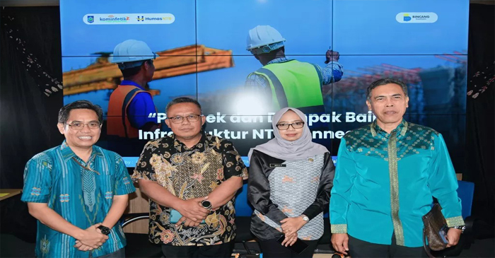 Pose bersama di sela-sela acara Bincang Kamisan edisi ke-19.