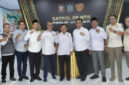 Kasat Pol PP, Dr H Fathul Gani, M.Si dan jajaran saat pose bersama dengan jajaran KI Provinsi NTB.
