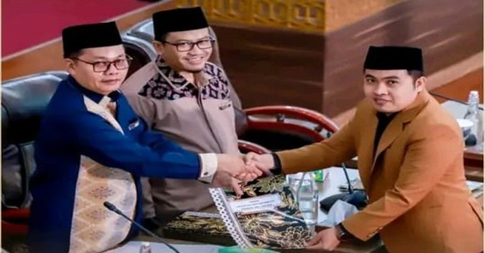 Suasana rapat paripurna DPRD Loteng, di ruang sidang utama DPRD Loteng, Selasa (18/11/2025).