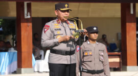Wakapolda NTB, Brigjen Pol Hari Nugroho, S.I.K saat memimpin langsung Apel Gelar Pasukan Operasi Zebra Rinjani 2025, di Lapangan Bhara Daksa Polda NTB, Senin pagi (17/11/2025).