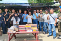 Satgas BKC Ilegal Provinsi NTB pose bersama usai berhasil menggagalkan peredaran rokok illegal, di wilayah Kabupaten Sumbawa Barat (KSB).