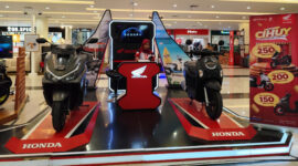 Suasana pameran sepeda motor Honda di Lombok Epicentrum Mall.