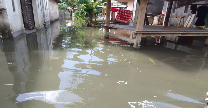 Kondisi rumah warga di Desa Perampuan, Kecamatan Labuapi, Lobar, yang terdampak banjir.