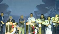 Gubernur NTB, Lalu Muhamad Iqbal saat menghadiri acara Festival Teater Indonesia (FTI), di Taman Budaya NTB. Rabu (10/12/2025).