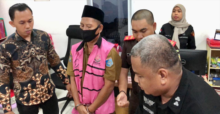 Ini oknum PPK Dinsos Lobar yang ditahan Kejari Mataram gegara tersandung dugaan korupsi sebesar Rp1,7 miliar.