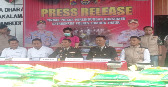 Suasana konferensi pers.