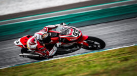 pebalap binaan PT Astra Honda Motor (AHM) yang tergabung dalam Astra Honda Racing Team (AHRT) berpeluang mencetak sejarah balap untuk Indonesia