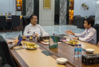 Gubernur NTB, Lalu Muhamad Iqbal saat menerima audiensi Rektor terpilih Unram, Prof. Dr. Sukardi, S.Pd., M.Pd., di ruang kerjanya, Senin (19/1/2026).