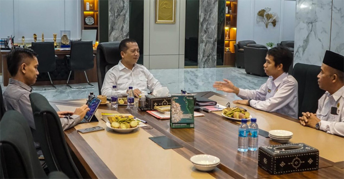 Gubernur NTB, Lalu Muhamad Iqbal saat menerima audiensi Rektor terpilih Unram, Prof. Dr. Sukardi, S.Pd., M.Pd., di ruang kerjanya, Senin (19/1/2026).