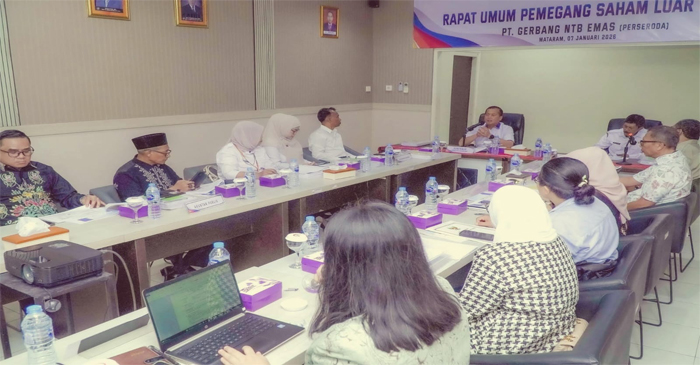 Suasana Rapat Umum Pemegang Saham Luar Biasa (RUPS LB) PT GNE, di Ruang Rapat Kantor PT GNE, Jalan Selaparang Mataram, Rabu (7/1/2026).