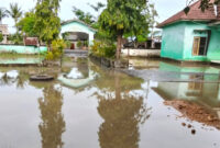 Kondisi SDN 1 Pemongkong yang selalu terendam banjir bila hujan lebat.