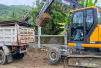 Alat berat mulai beroperasi di lokasi bencana di Dusun Pengantap, Kecamatan Sekotong, Kabupaten Lombok Barat (Lobar), pada hari ini, Kamis (15/1/2026).