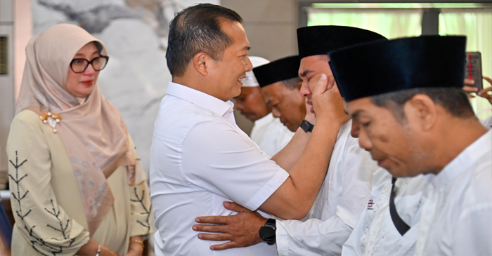 Gubernur NTB, Lalu Muhamad Iqbal saat melepas jemaah umroh di Pendopo Gubernur NTB, Rabu (21/1/2026).