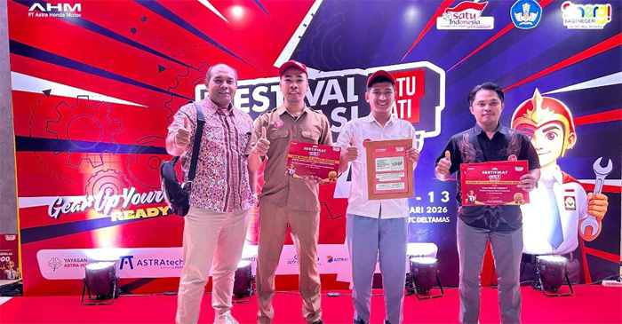 Perwakilan NTB yang berhasil meraih dua penghargaan pada final nasional, yaitu Best Main Dealer Terbaik 3 dan Terbaik 2 SMK Mitra Binaan Tempat Uji Kompetensi wilayah Bali, NTB, Kalimantan, Sulawesi & Papua.