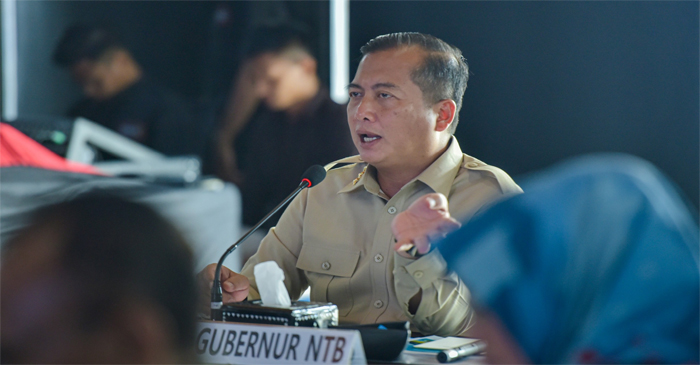 Gubernur NTB, Lalu Muhamad Iqbal saat memimpin High Level Meeting (HLM), di Hotel Katamaran, Senggigi, Kabupaten Lombok Barat (Lobar), pada Jumat (13/2/2026).