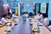 Gubernur NTB, Lalu Muhamad Iqbal saat menerima audiensi sekaligus silaturahmi PW NWDI NTB, di ruang kerjanya, Selasa (10/2/2026).