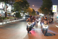 Pengendara sepeda motor wajib berada di jalur lambat, bukan jalur cepat.