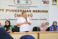 Gubernur NTB, Lalu Muhamad Iqbal didampingi sang istri yang juga Ketua TP PKK NTB, Sinta Agathia Iqbal saat mengunjungi Puskesmas Gerung dalam rangka Safari Ramadan 1447 Hijriah, pada Kamis (26/2/2026).