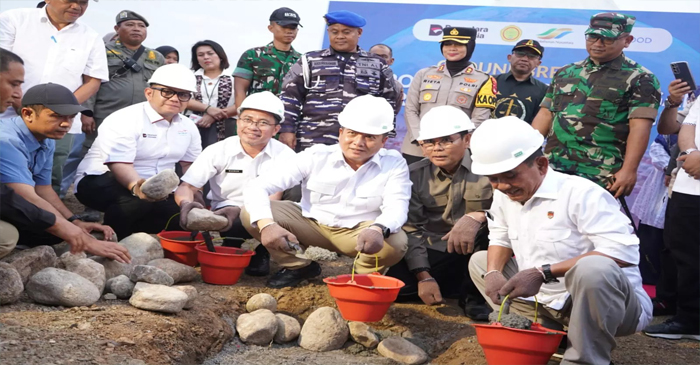 Suasana prosesi groundbreaking (peletakan batu pertama) Program Pengembangan Hilirisasi Ayam Terintegrasi di NTB, pada Jumat (6/2/2026).