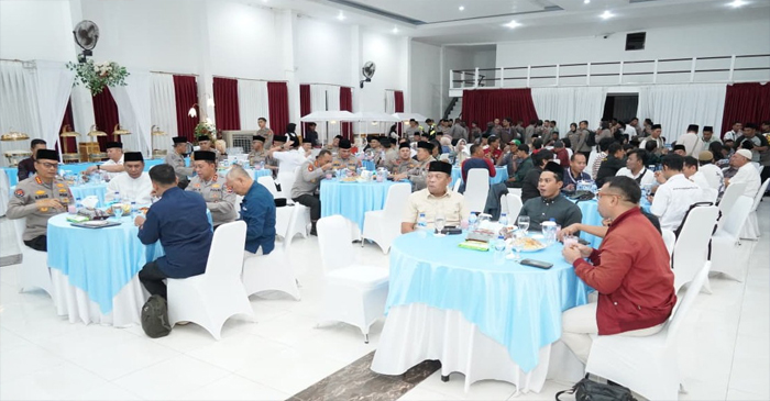 Suasana acara buka puasa bersama di Gedung Sasana Dharma, Mapolda NTB.